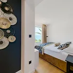 Villa Bloomhill Escape *