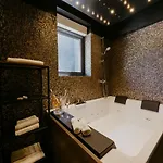 Villa Bloomhill Escape *