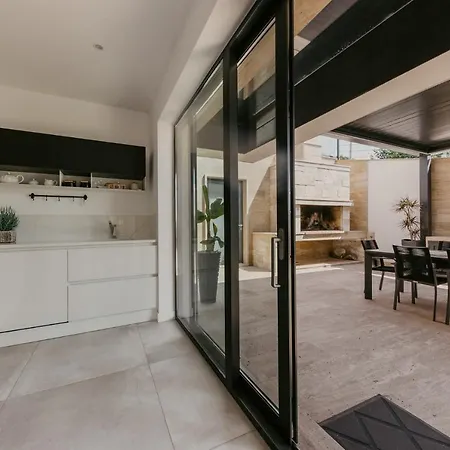 Bloomhill Escape * Traù