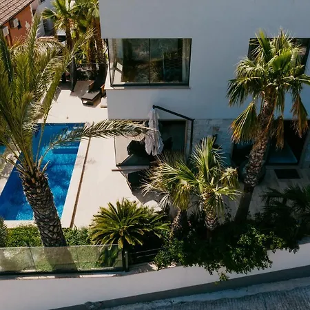 Villa Bloomhill Escape