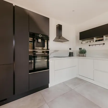 Bloomhill Escape Villa Traù