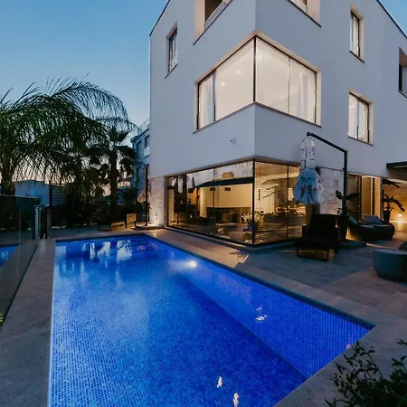 Bloomhill Escape * Traù