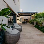 Villa Bloomhill Escape *
