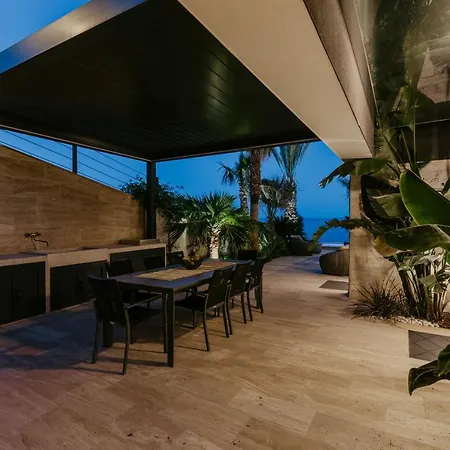 Bloomhill Escape * Trogir