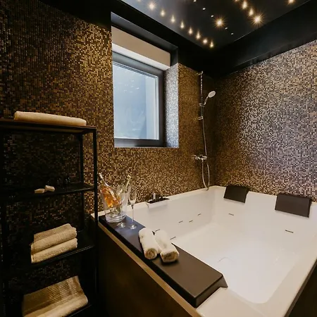 Villa Bloomhill Escape *